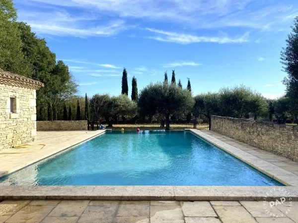 Maison 6 pièces 232 m²