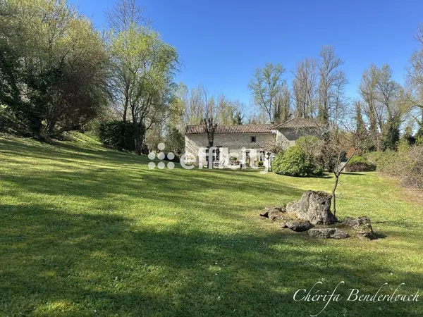 Maison 8 pièces 300 m²