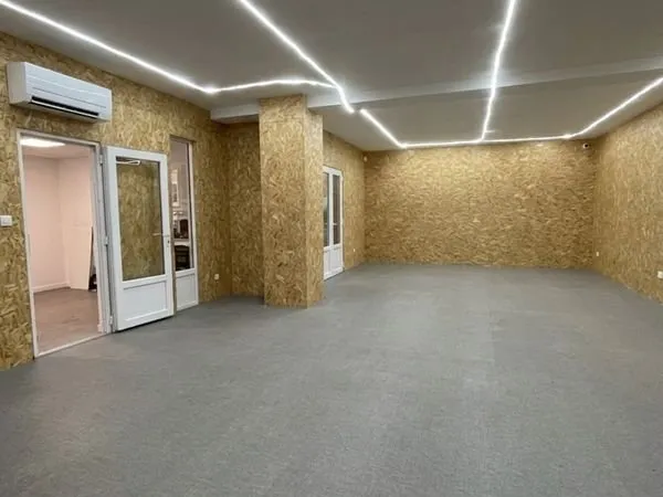 Local commercial de 150 m² à SOUPPES-SUR-LOING 77460