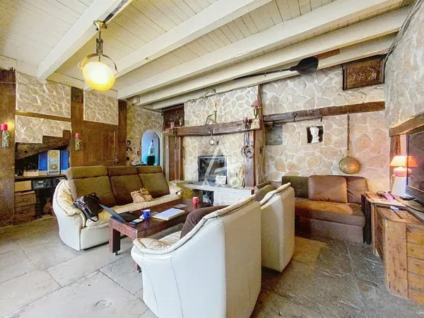 Local d’activité et entrepôt Vente Genevrières 15p 371m² 170000€