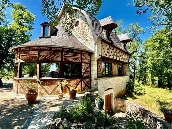 Maison 9 pièces 228 m²
