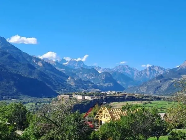 Terrain 793 m²