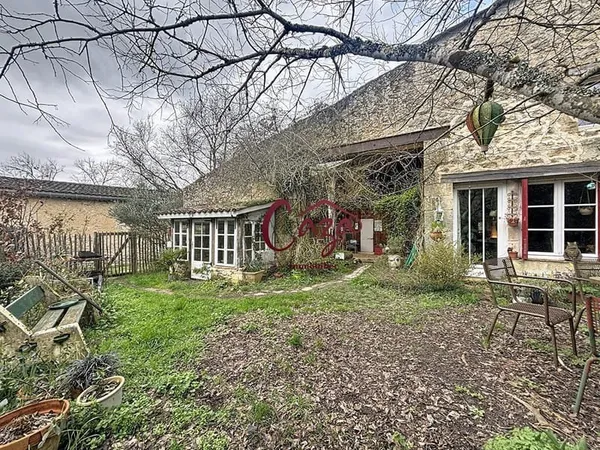 Maison en pierre de 188 m2 secteur créon
