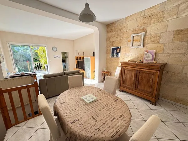 33100 BORDEAUX BASTIDE - Maison Bourgeoise en pierre 7 pièces de 137.19m2 avec jardin à vendre