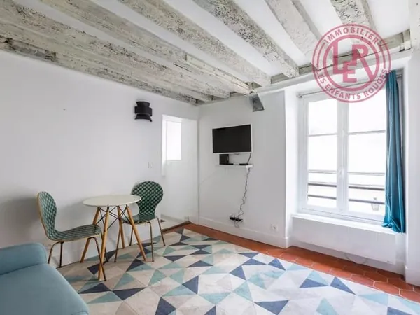 Paris 3ème - Rue Charlot - Exclusivité - Studio rénové vendu entierement meublé