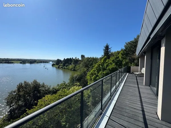 Maison d'architecte - Vue exceptionnelle sur le lac de Ribou