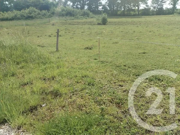 Terrain 881 m²