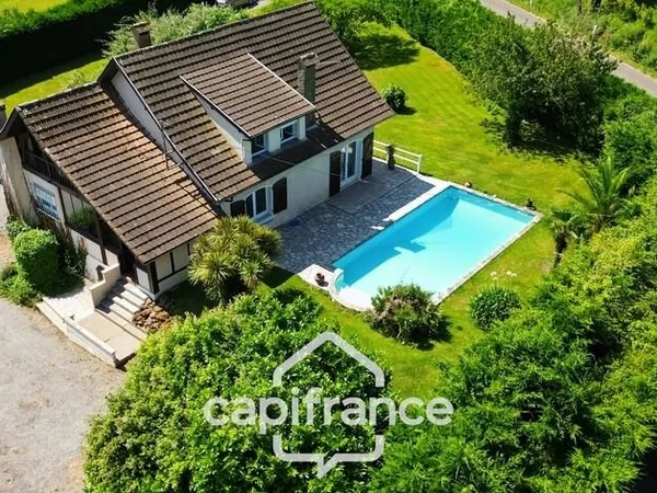 HABAS (40), Spacieuse maison familiale, sur terrain clos sans vis à vis de 2 600 m² avec piscine et 