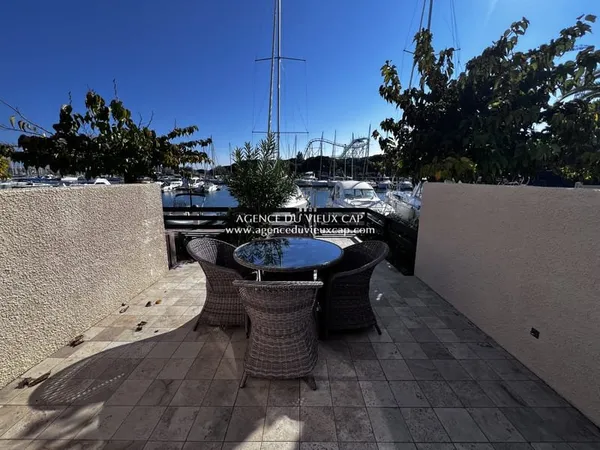 A LOUER MARINA, T2 MEZZANINE, PARKING, VUE PORT, CALME, PROC
