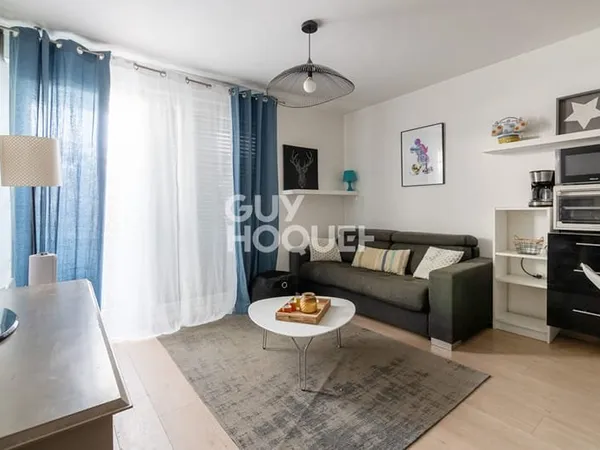 Studio meublé avec terrasse. Toulouse secteur Saint-Michel / Conseil régional