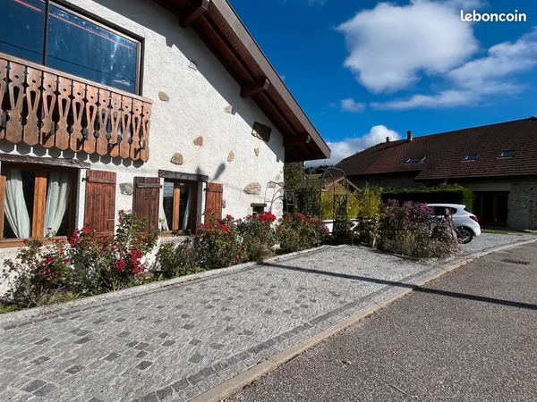 Magnifique appartement de 90m2 dans vieille ferme rénovée à 20mn d'Annecy, 30mn de la frontière GE e