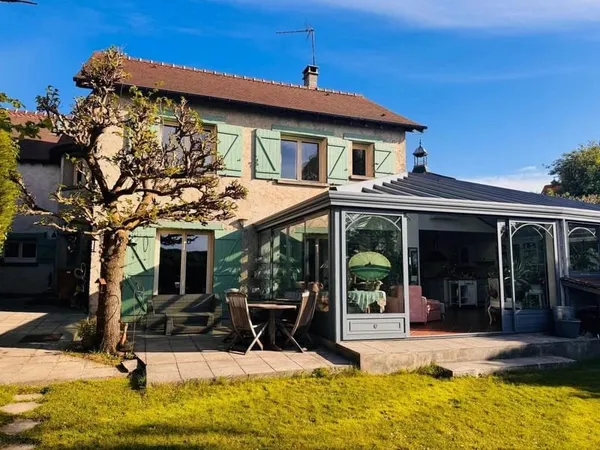 En exclusivité sur la commune de Saint-Rémy-L'Honoré.