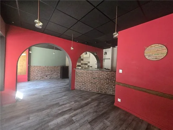 Local commercial 1 pièce 57 m²
