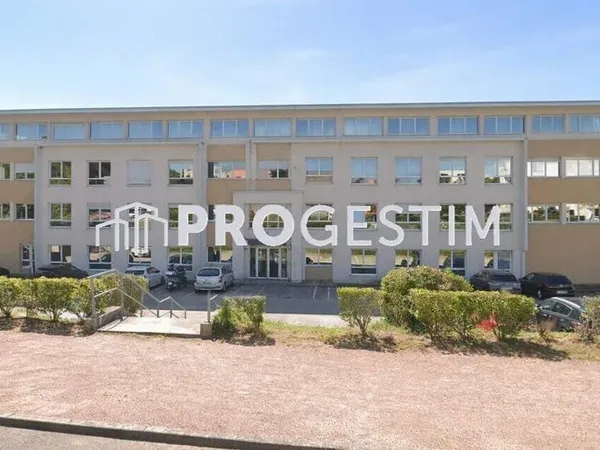 Bureau 106 m²