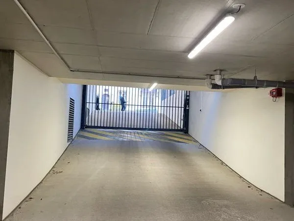 Particulier loue garage souterrain Neudorf Sud