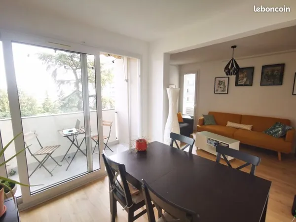 Location appartement 3 chambres + 1 bureau