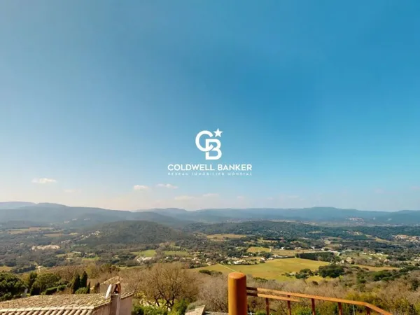 Au coeur de Gassin, maison de village avec panorama unique