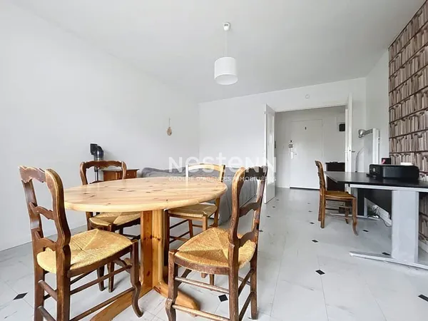 A vendre - Appartement T1 de 34 m² libre de locataire avec place de stationnement 'Angers Gare/Frému
