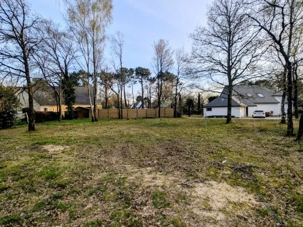 Terrain 650 m²