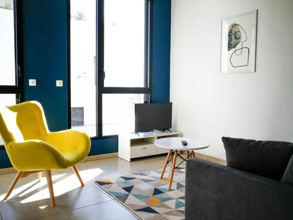 Je loue un très beau studio meublé de 30m 2 - Lyon 7