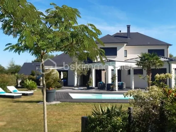 Maison 6 pièces 198 m²
