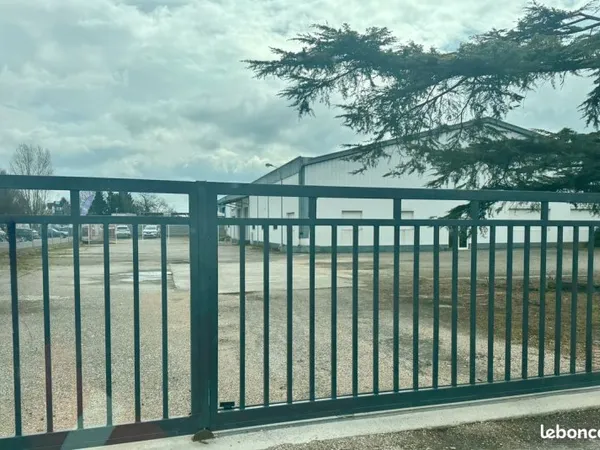 LOCAL D'ACTIVITÉ 650 m² + TERRAIN - MONTAUBAN