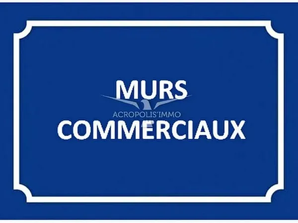 P. SOLA, proche gare et carrefour TNL, murs à vendre loués