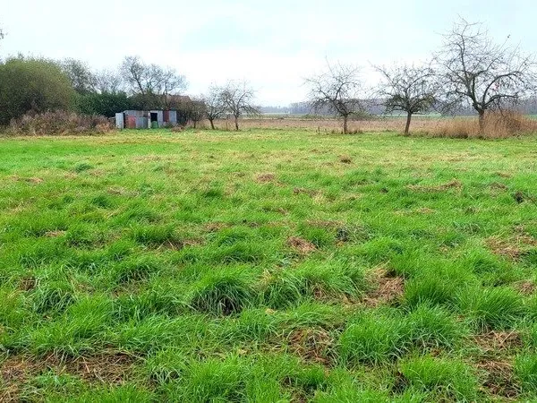 LE FAVRIL - TERRAIN CONSTRUCTIBLE - 1916 m²