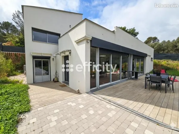 Maison 10 pièces 288 m²