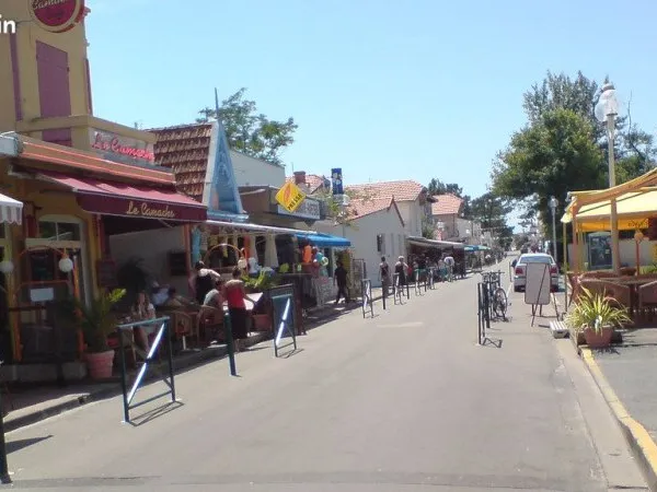 Local commercial a partager station balnéaire