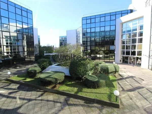 Bureaux 2275 m²