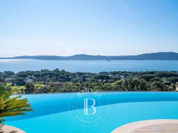 GRIMAUD - VILLA FACE SAINT-TROPEZ - VUE MER PANORAMIQUE