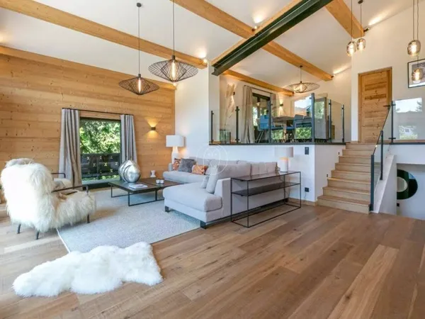 Chalet 6 pièces 250 m²