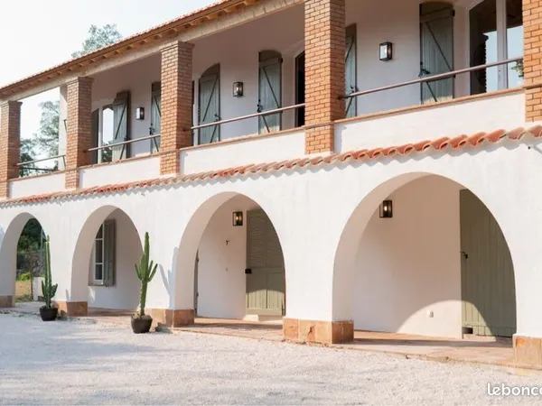 Villa à louer à l'année - Golfe de Saint-Tropez