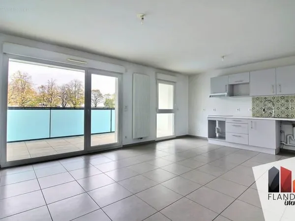 Appartement récent, lumineux, avec balcon et garage