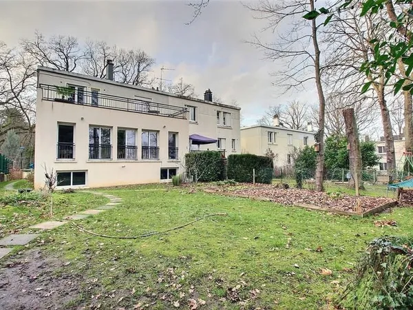 Maison Le Plessis Robinson 9 pièces 6 chambres 176 m2