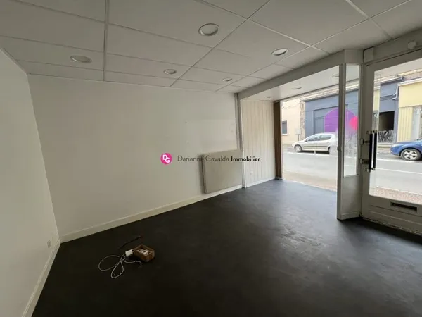 Local commercial 3 pièces 47 m²