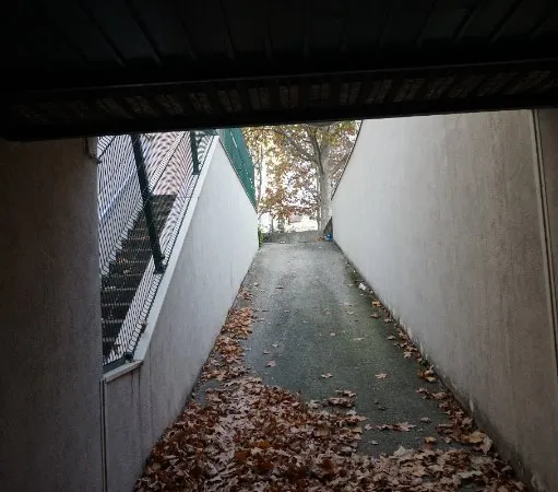 GARAGE EN SOUS-SOL - 6 RUE FRANCIS DE PRESSENSE VILLEURBANNE