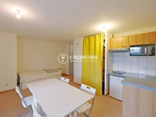 Studio avec un parking, terrasse et jardin - SAINT JUERY