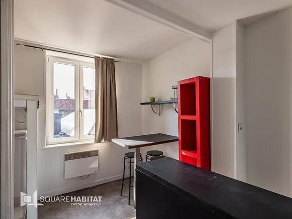 EXCLUSIVITE : PLACE DU MARCHE DE WAZEMMES : Studio de 15m² en arrière de copropriété