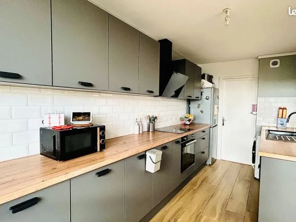 ✨ Appartement 72 m² rénové avec terrasse - 122 000