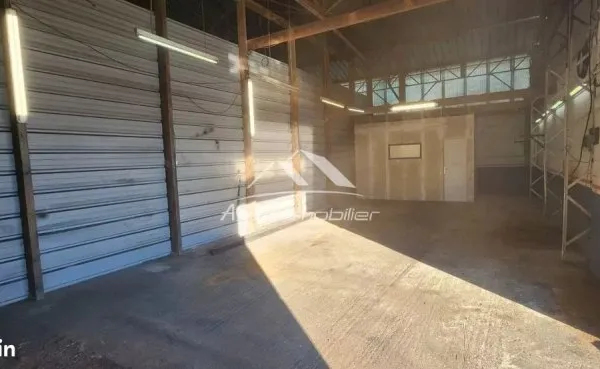 Entrepôt 86 m² Bagard
