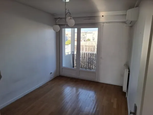 APPARTEMENT T2 // JEAN JAURES