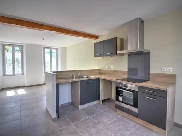 App. F3 avec cave et parking - 57 m² - CHORGES