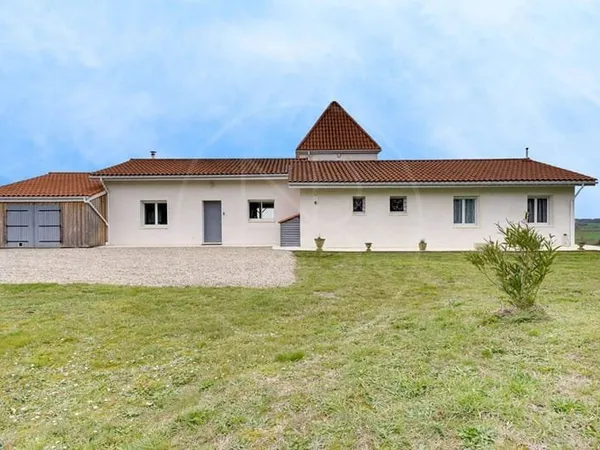 Maison 8 pièces 210 m²
