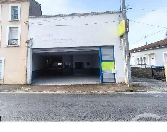 Local professionnel 966 m²