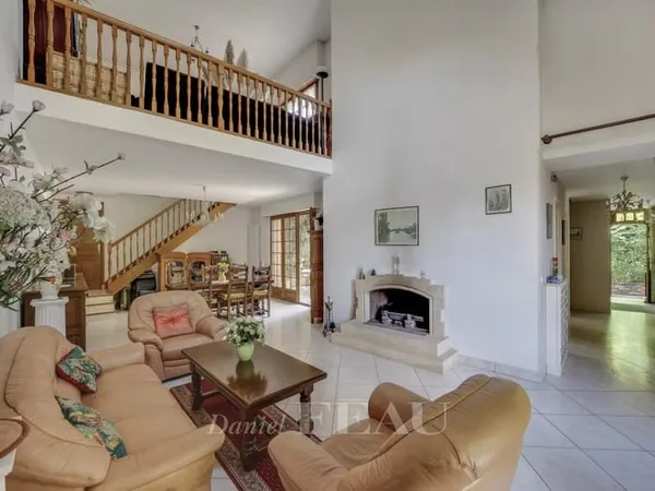 Saint-Germain-en-Laye - Secteur du Prieuré - Maison familiale de caractère 5 chambres