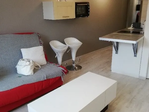 Petit t2 refait et meuble