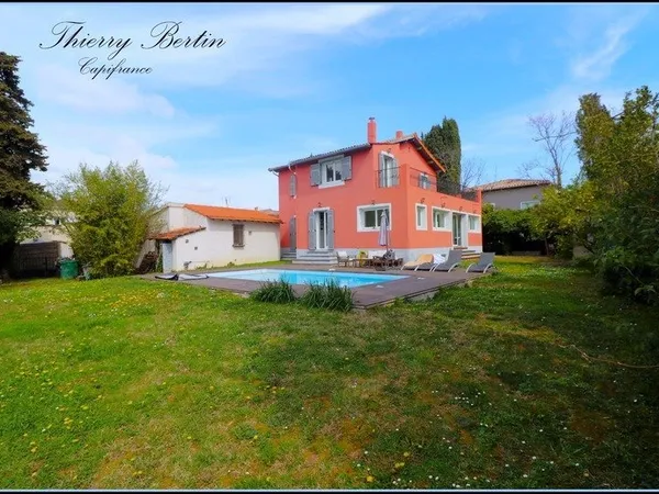 Dpt Alpes Maritimes (06), à vendre VILLENEUVE LOUBET maison P6 de 171 m² - Terrain de 1 186,00 m²