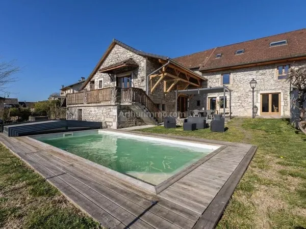 Maison de luxe 8 pièces 220 m²
